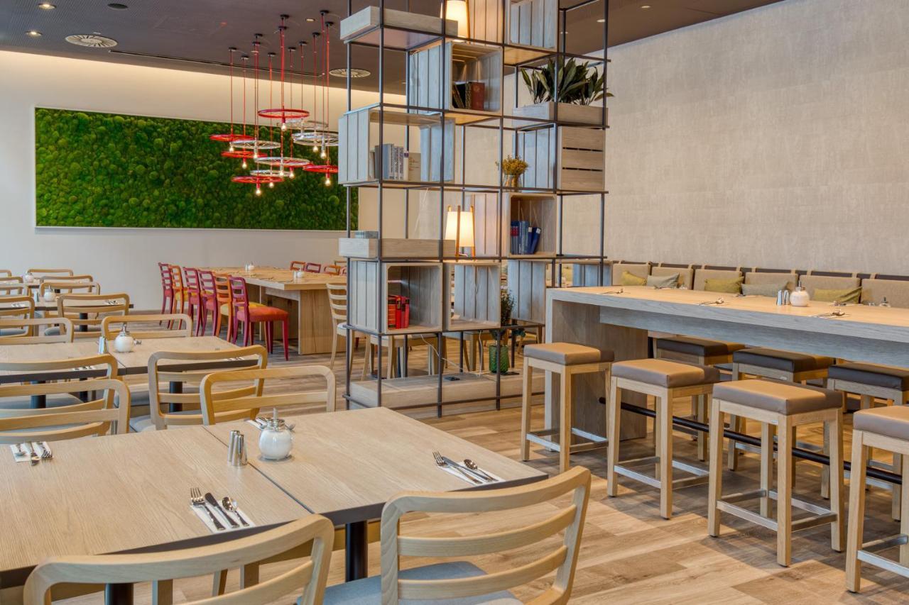 Intercityhotel Berlin Airport Ber Terminal 1 & 2 Schoenefeld Ngoại thất bức ảnh Restaurant interior design