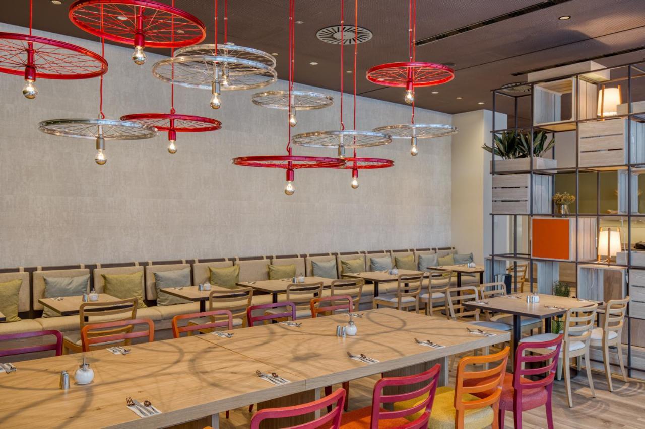Intercityhotel Berlin Airport Ber Terminal 1 & 2 Schoenefeld Ngoại thất bức ảnh Restaurant interior design